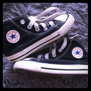 Toddler black lace up converse chuck taylor 7